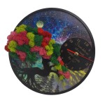 Round wall clock, decorated with stabilized natural lichens, tree shape, 30 cm